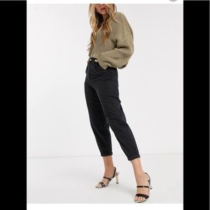 J Brand Mom Fit Jeans / size 28/ NWT